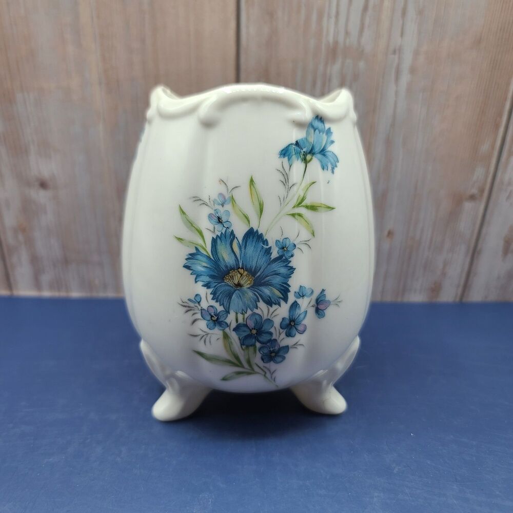 Vintage Cracked Egg Footed Vase Inarco Japan E-4777 Blue Flowers 5 1/4” Tall
